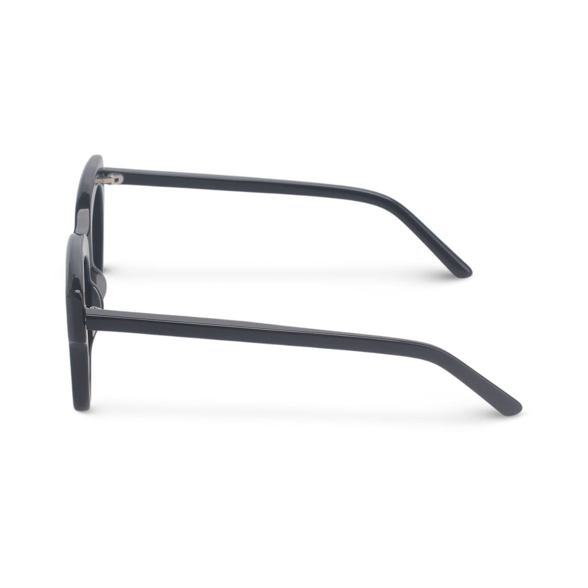 Cat-eye black bold sunglasses